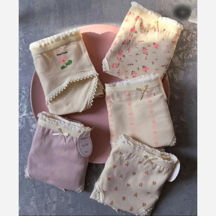 شورت زنانه نخی عروسکی فانتزی طرح گلدار پک 3 و 5 عددی