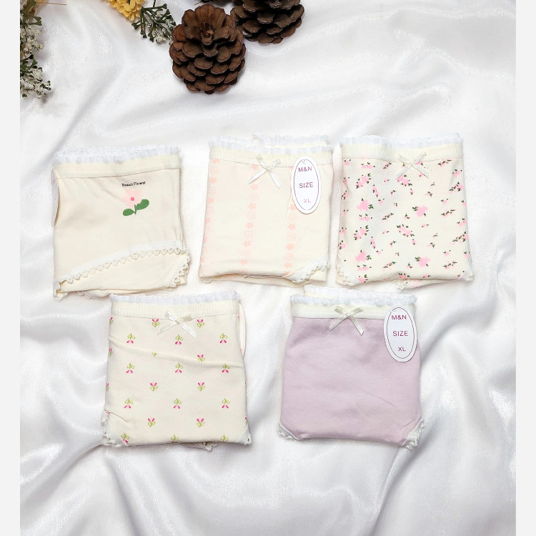 شورت زنانه نخی عروسکی فانتزی طرح گلدار پک 3 و 5 عددی