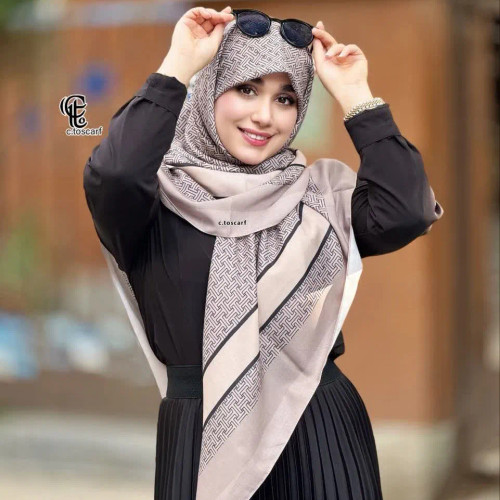 روسری نخی طرح ارکیده سایز 140 | رنگبندی طوسی گلبهی و بژ