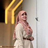 شال و روسری طرح شیدا گلدار کرم روشن حاشیه گلدار نخی 110*110