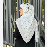 روسری زنانه طرح گل سفید نخی مجلسی و روزمره مناسب نماز