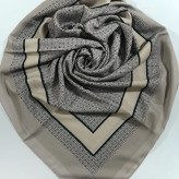 روسری نخی طرح ارکیده سایز 140 | رنگبندی طوسی گلبهی و بژ