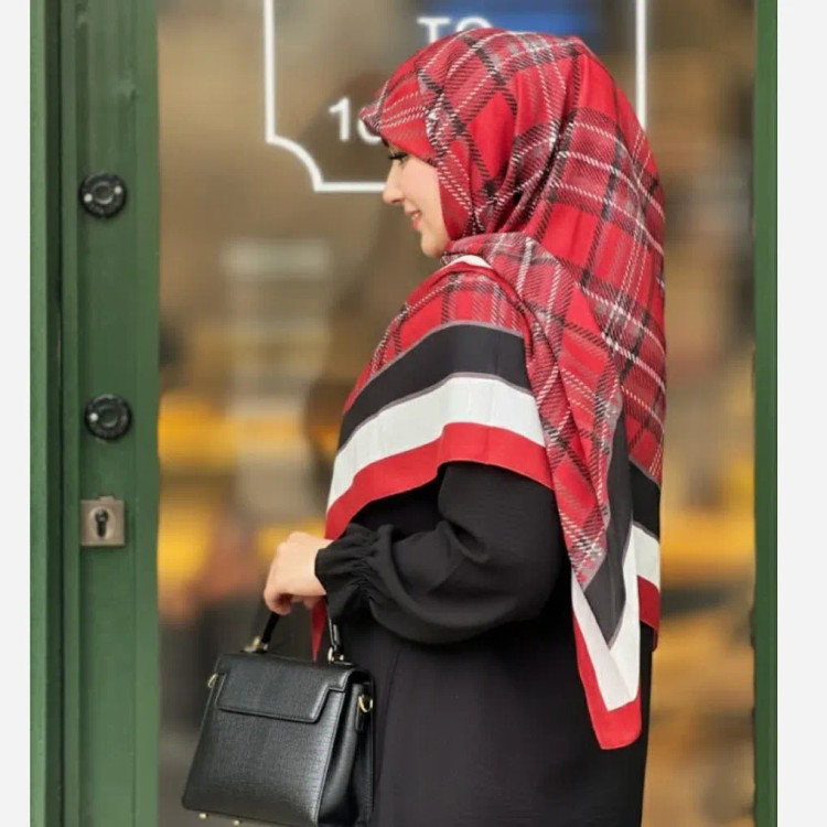 شال نخی طرح دنیز چهارخانه قرمز 140*140 زنانه مجلسی و روزمره