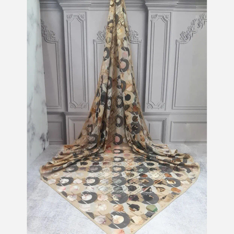 روسری نخی زنانه طرح رِسپینا سیتو قواره بزرگ 140 سانتیمتر