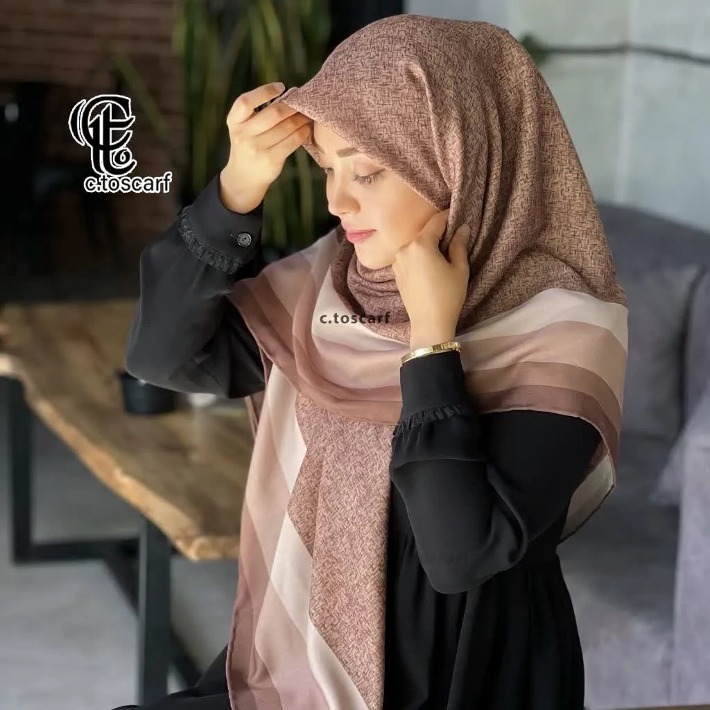 روسری نخی دورقاب طرحدار قواره بزرگ 140 سانتیمتر | روسری زنانه شیک و کاربردی