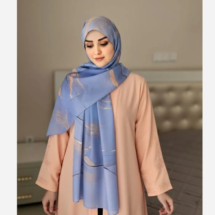 شال زنانه طرح آبرنگی آبی جنس نخ کاستوم سایز 70x200 سانتی متر