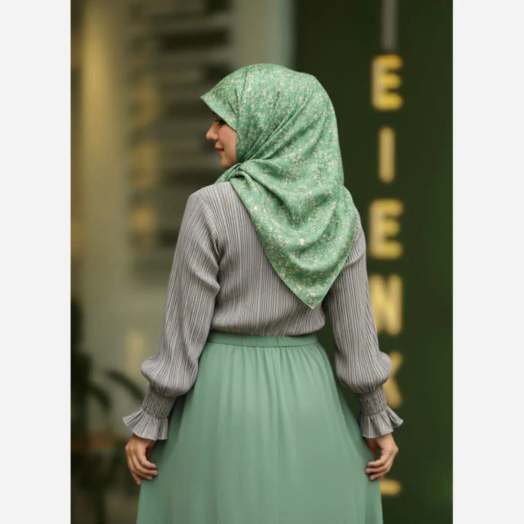 شال و روسری طرح دار نخ کاستوم سایز 140 زنانه | طرح سوگند