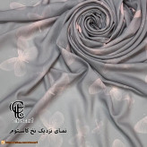 روسری نخی طرح مشکات با گل رز و پروانه، قواره بزرگ 140 سانتیمتر، لیز نیست