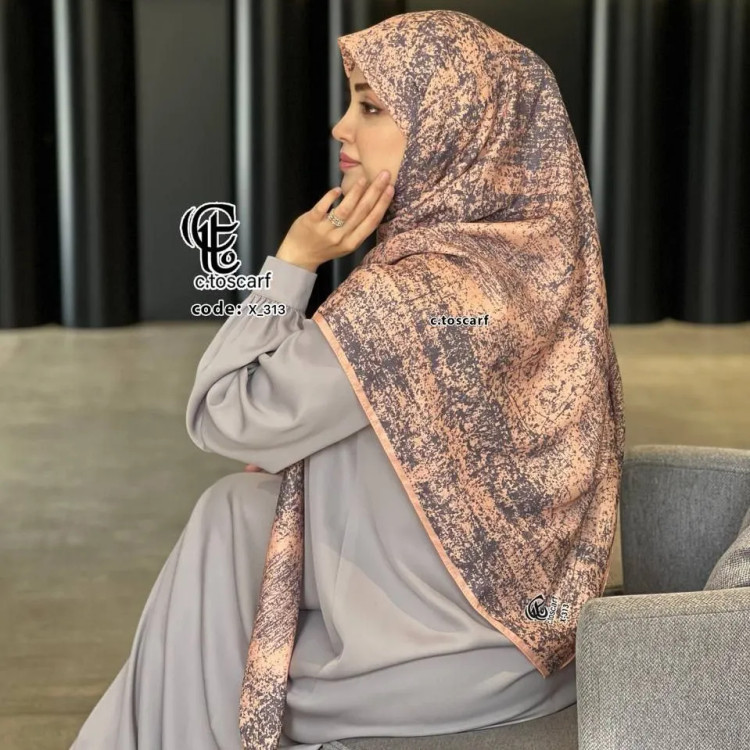 روسری نخی طرح ساناز قواره بزرگ 140 سانتیمتر شیک و خاص