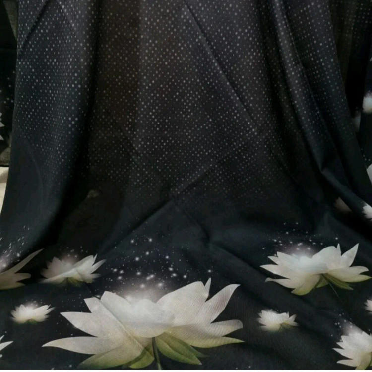 روسری طرح نیلوفر مشکی قواره بزرگ 140 سانتی نخ کاستوم سیتو