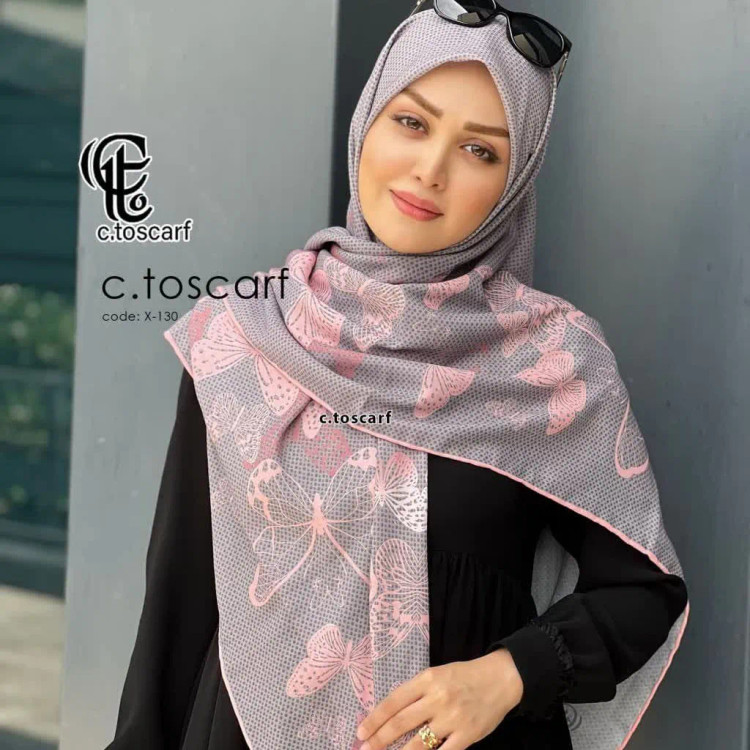 روسری نخی طرح پروانه طوسی صورتی قواره بزرگ 140 سانتیمتر لیز نیست