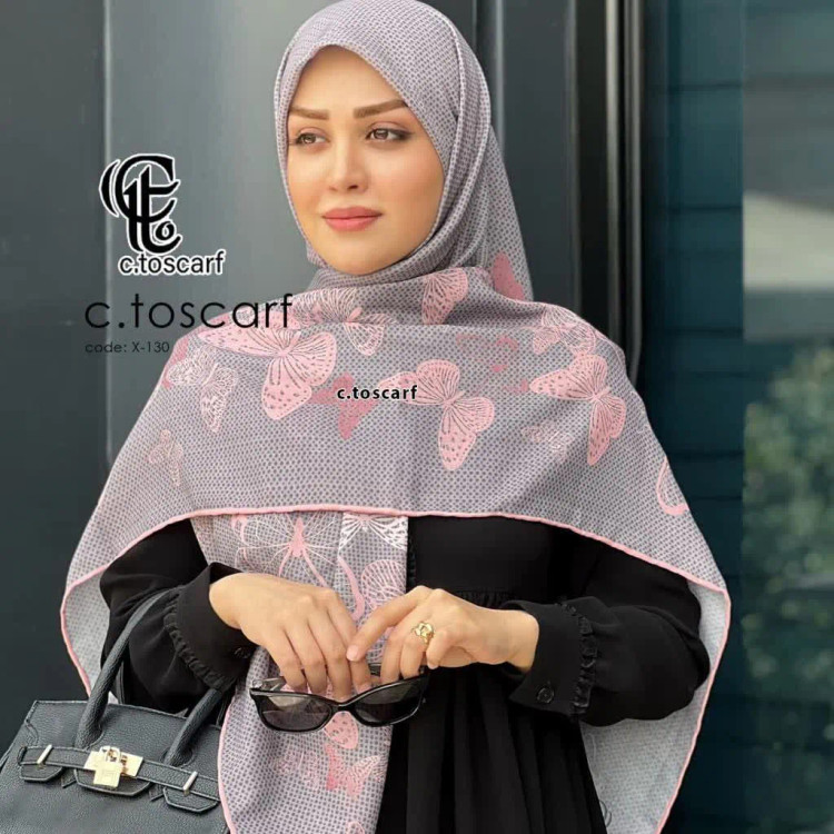 روسری نخی طرح پروانه طوسی صورتی قواره بزرگ 140 سانتیمتر لیز نیست