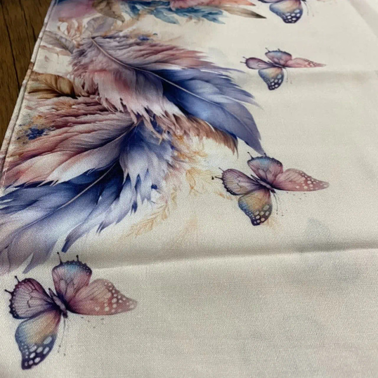 روسری طرح پردیس با طرح پروانه و پر، جنس نخ کاستوم، سایز متوسط