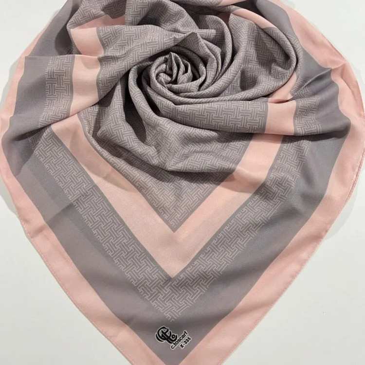 روسری نخی طرح ارکیده سایز متوسط رنگ طوسی گلبهی و بژ