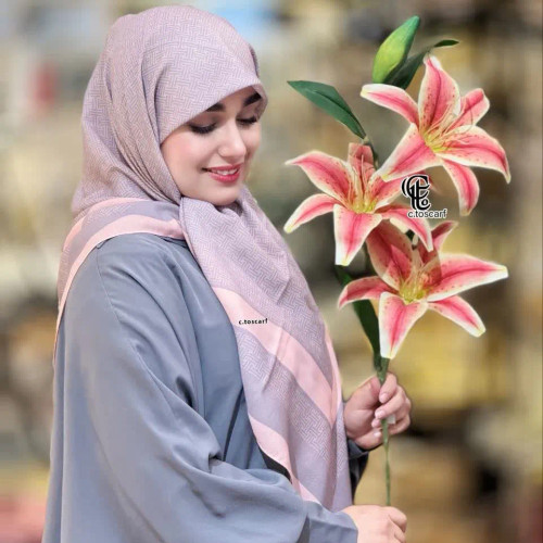 روسری نخی طرح ارکیده سایز متوسط رنگ طوسی گلبهی و بژ