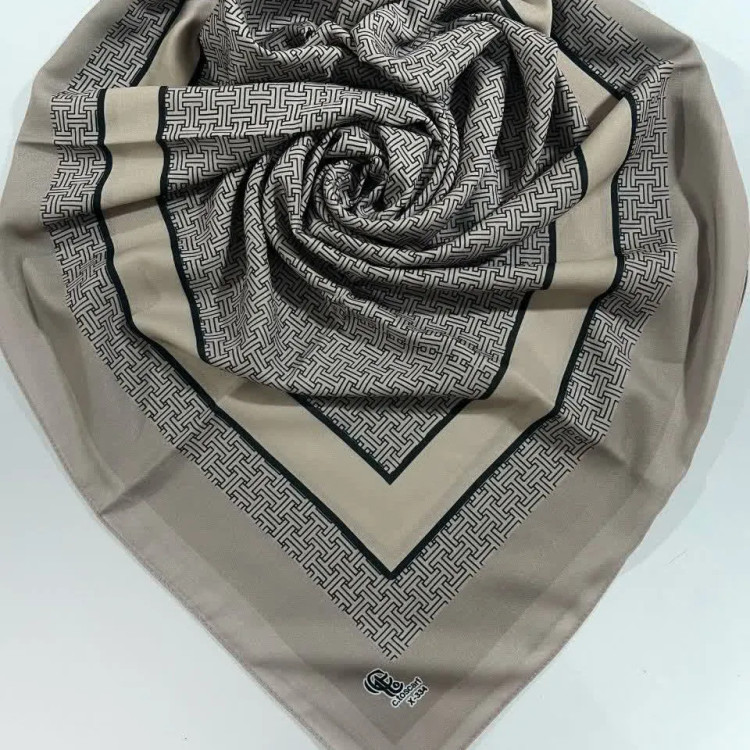 روسری نخی طرح ارکیده سایز متوسط رنگ طوسی گلبهی و بژ