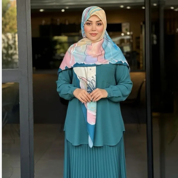 روسری طرح مرجان سایز 140 نخی کاستوم سیتو چرخدوز با طرح دریا و آسمان