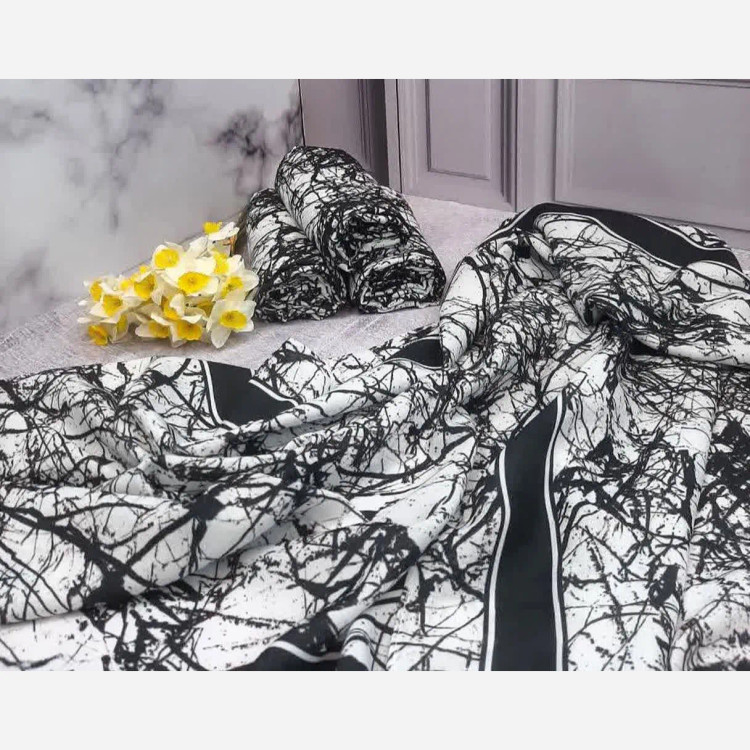 شال اسپرت طرح شاخ و برگ سفید مشکی و سرمهای زنانه