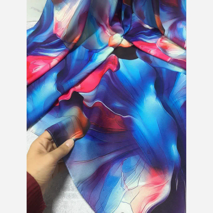 روسری طرح گل و پروانه با رنگ های خاص و جذاب | شال و روسری زنانه