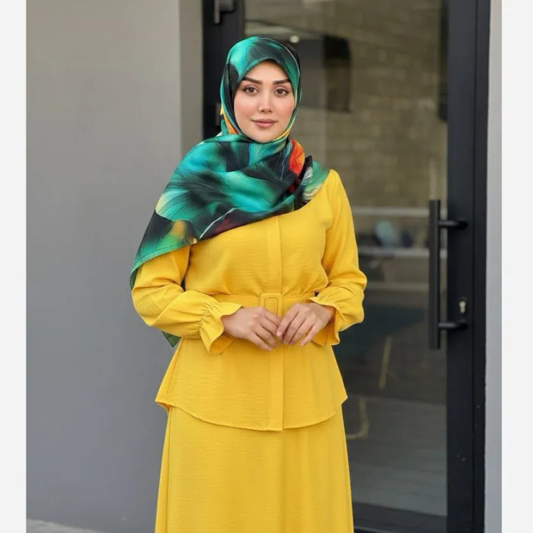 روسری طرح گل و پروانه با رنگ های خاص و جذاب | شال و روسری زنانه