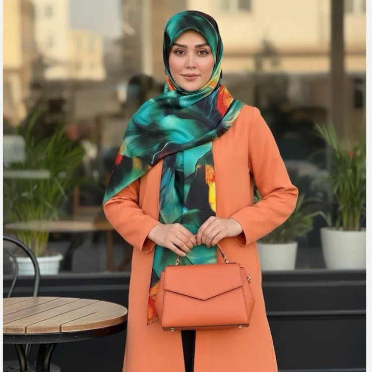 روسری طرح گل و پروانه با رنگ های خاص و جذاب | شال و روسری زنانه
