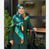 روسری طرح گل و پروانه با رنگ های خاص و جذاب | شال و روسری زنانه