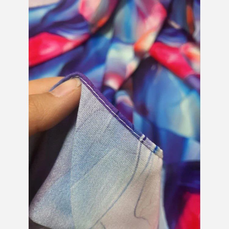 روسری طرح گل و پروانه با رنگ های خاص و جذاب | شال و روسری زنانه