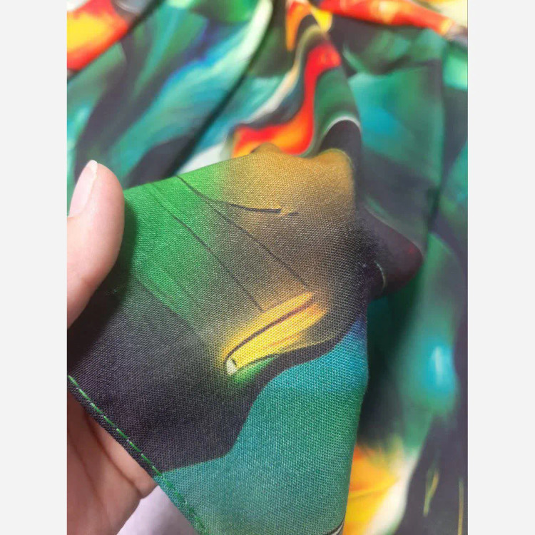 روسری طرح گل و پروانه با رنگ های خاص و جذاب | شال و روسری زنانه