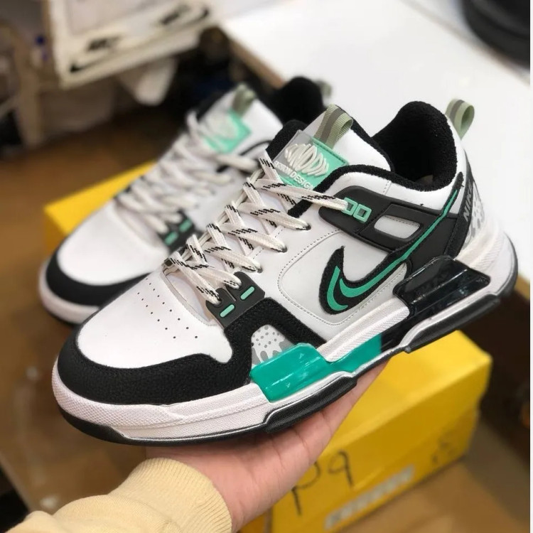 کتونی اسپرت مردانه سفید مشکی طرح نایک، مناسب پیاده روی و باشگاه