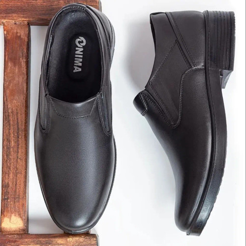 کفش راحتی مردانه چرم طبیعی مشکی شیک و کلاسیک مدل 2023 زیره پیو سبک طبی بادوام