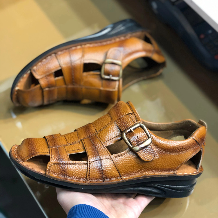 صندل مردانه چرم طبیعی دور دوخت سبک با سگک سگکدار و بند تنظیم عرض پا