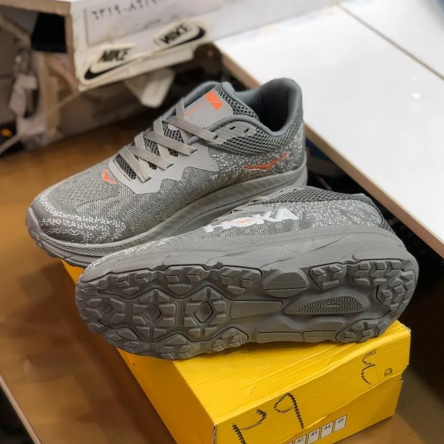 کفش هوکا مردانه زیره الترا رنگ طوسی