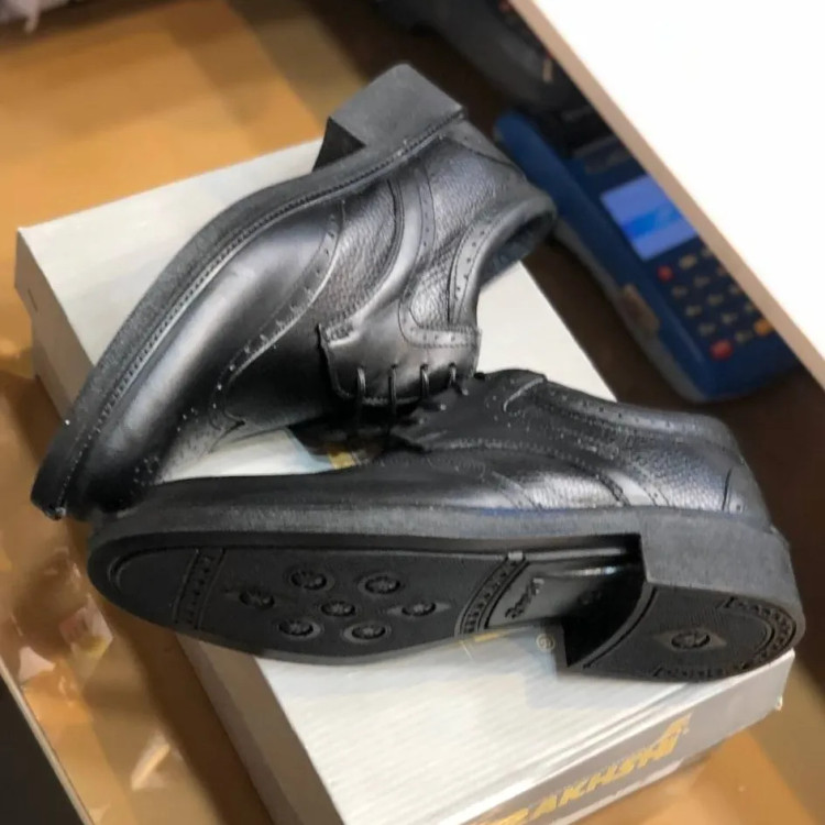 کفش مجلسی مردانه چرم طبیعی مشکی آستر بزی زیره پیو طبی