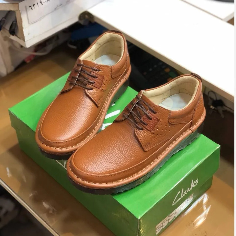 کفش چرم طبیعی مردانه کلارک مدل راحت و شیک کد 12345