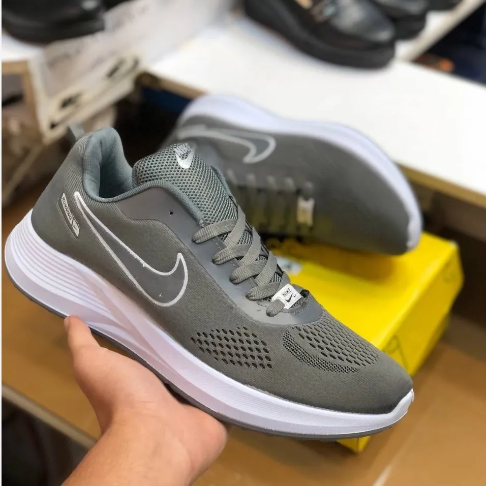 کفش ورزشی مردانه نایک مدل رانینگ، سبک و راحت، مناسب باشگاه و پیاده روی