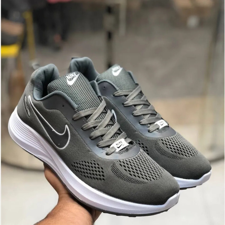 کفش ورزشی مردانه نایک مدل رانینگ، سبک و راحت، مناسب باشگاه و پیاده روی