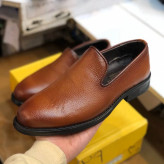کفش چرم مجلسی مردانه طرح کالج عسلی