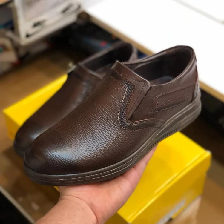 کفش راحتی مردانه چرم طبیعی قهوهای شیک و سبک مدل کلاسیک