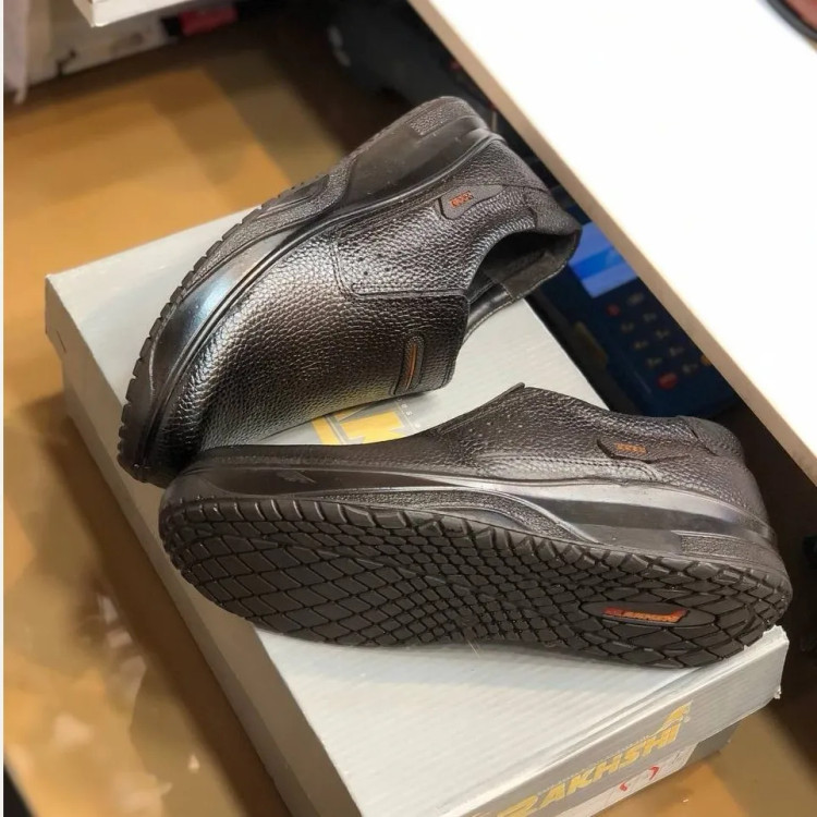 کفش چرم طبیعی مردانه طبی و راحت با ضمانت 6 ماهه