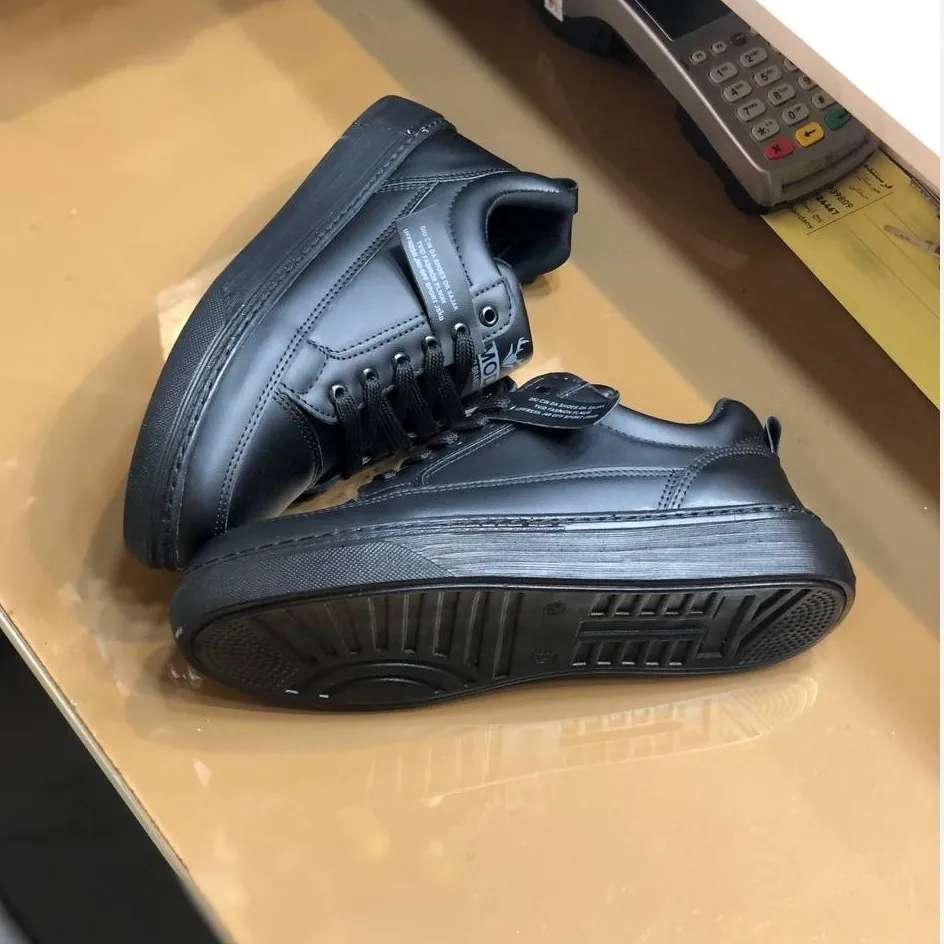 کفش اسپرت مردانه چرم صنعتی زیره پیو سبک ضد آب سایز 37 تا 41