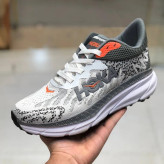 کفش هوکا مردانه زیره الترا رنگ سفید