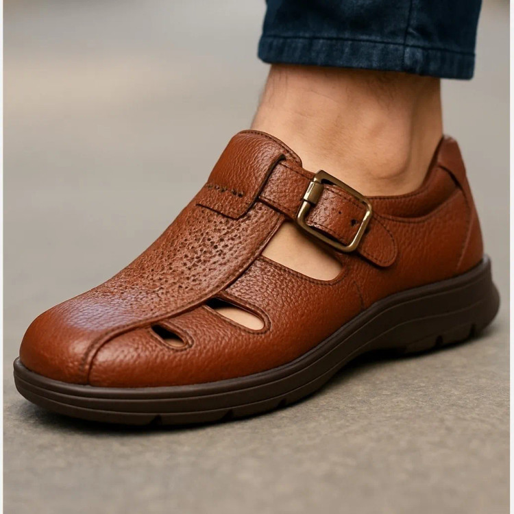 کفش مردانه چرم طبیعی سگکی بنددار راحت و شیک مناسب پیاده روی روزانه