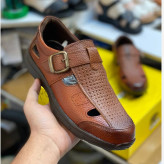 کفش مردانه چرم طبیعی سگکی بنددار راحت و شیک مناسب پیاده روی روزانه