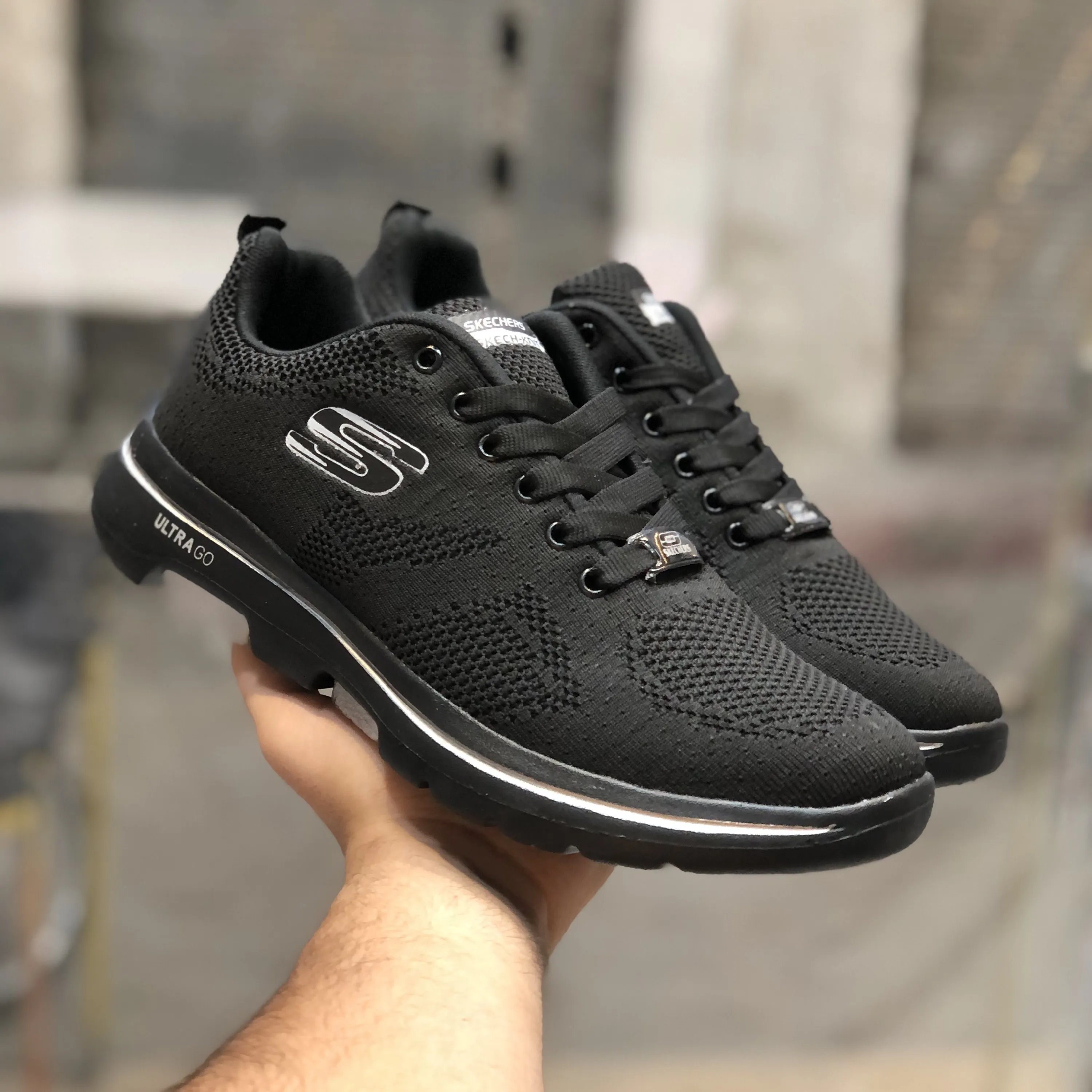 کفش پیاده روی زنانه مشکی راحت با کفی طبی و زیره الترا نرم مناسب کمر درد