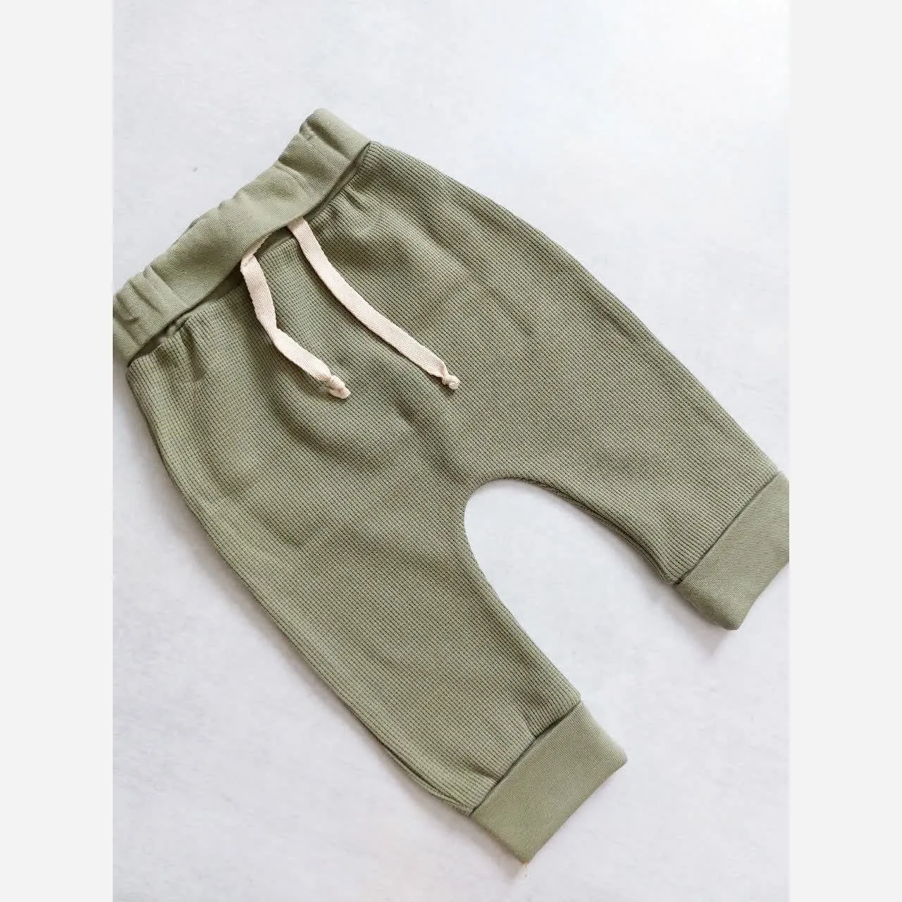 ست بلوز شلوار و کلاه نوزادی طرح Good Morning جنس پنبه بیسکوئیتی با کیفیت