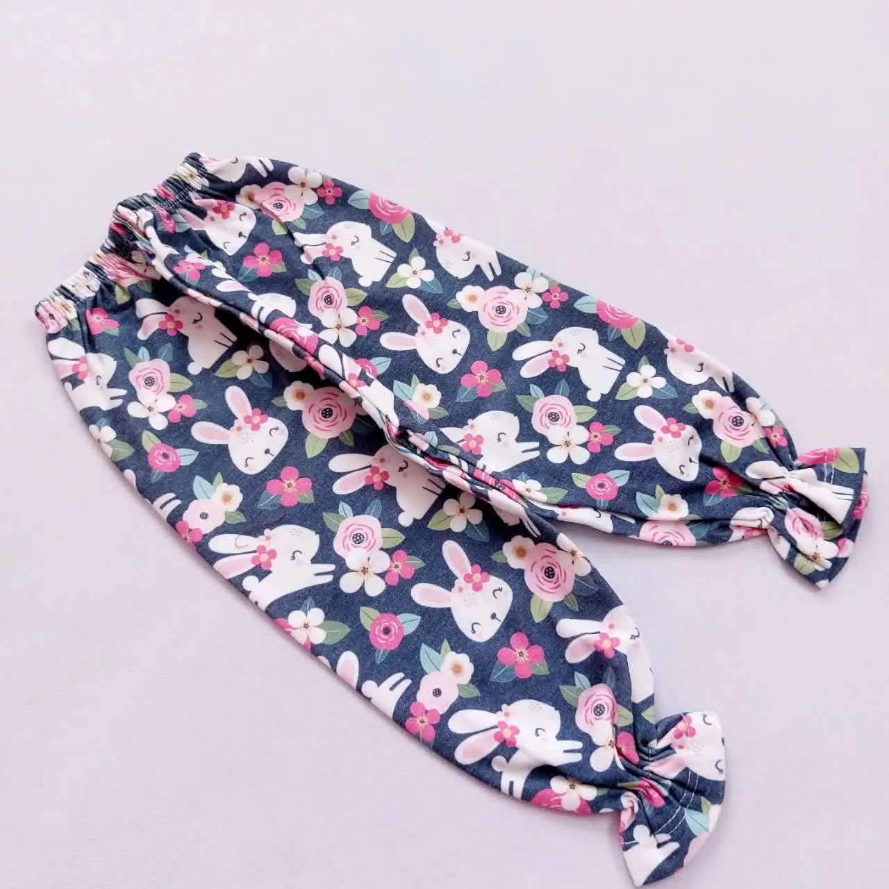 بلوز شلوار دخترانه طرح خرگوش پاپیونی آستین چین دار جنس پنبه لطیف