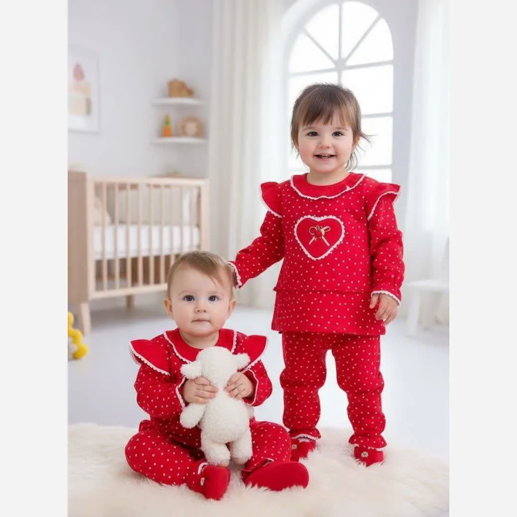 بلوز شلوار نوزادی دخترانه طرح خالدار قرمز یلدایی جنس پنبه لطیف مناسب 3 تا 36 ماه