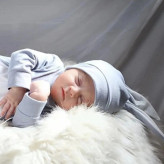 سرهمی و کلاه نوزادی طرح خرگوشی پوم دار | مناسب عکاسی نوزاد و ماهگرد