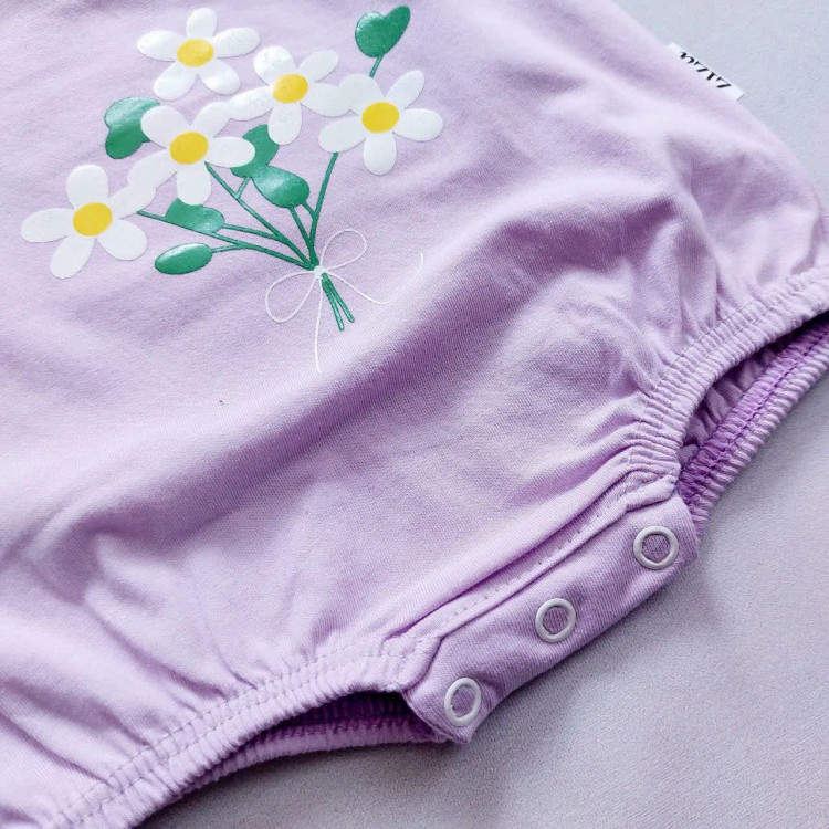 رامپر نوزادی دخترانه طرح گل با هدبند، لباس بهاره پنبه ای سایز 0 تا 8 ماه