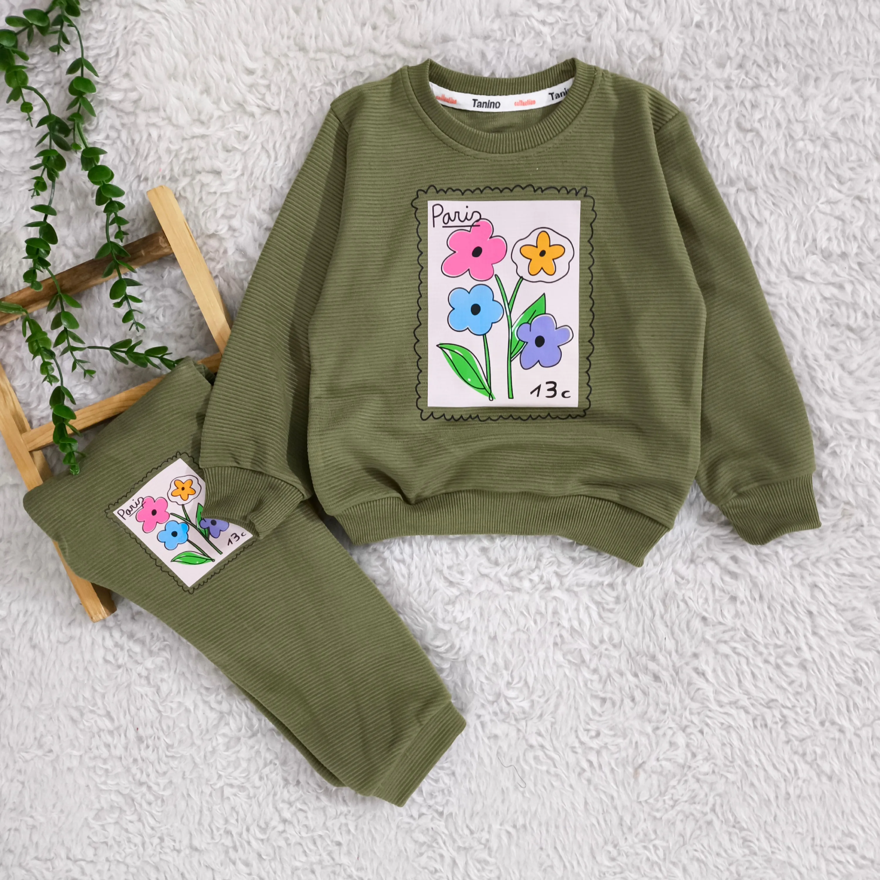 بلوز شلوار دخترانه طرح گل پاریس جنس پنبه نرم و لطیف مناسب 2 تا 4 سال